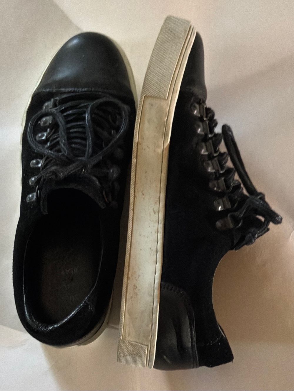 Men's Black Low-Profile Lace-Up Sneakers